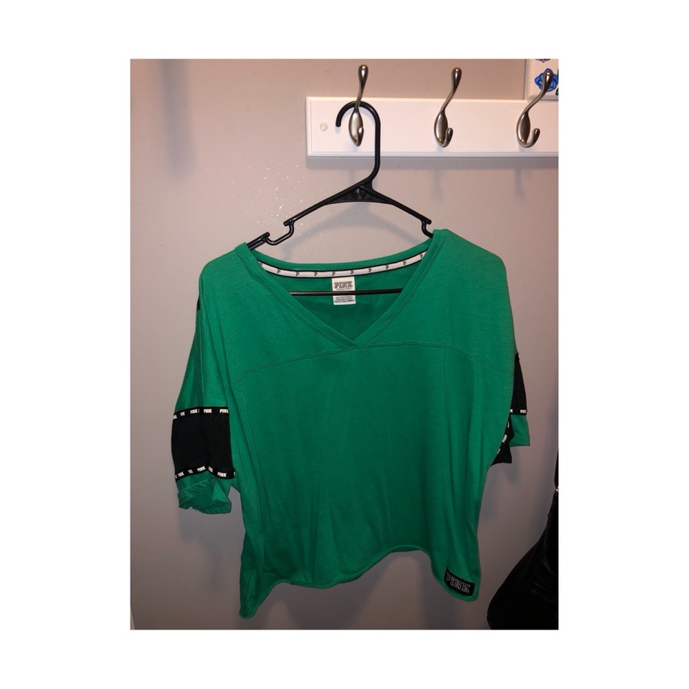 VS PINK green cropped shirt